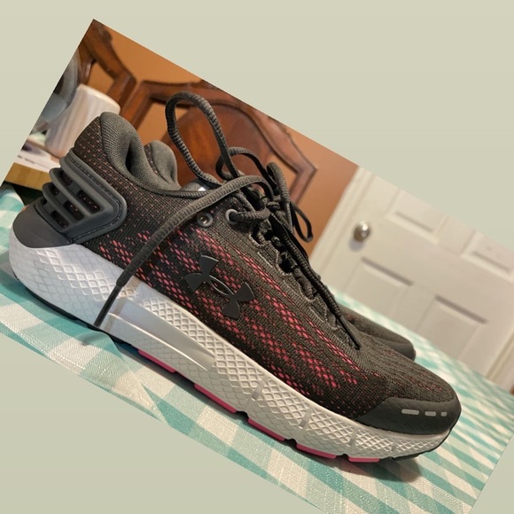 Sneakers - Picture 1 of 1